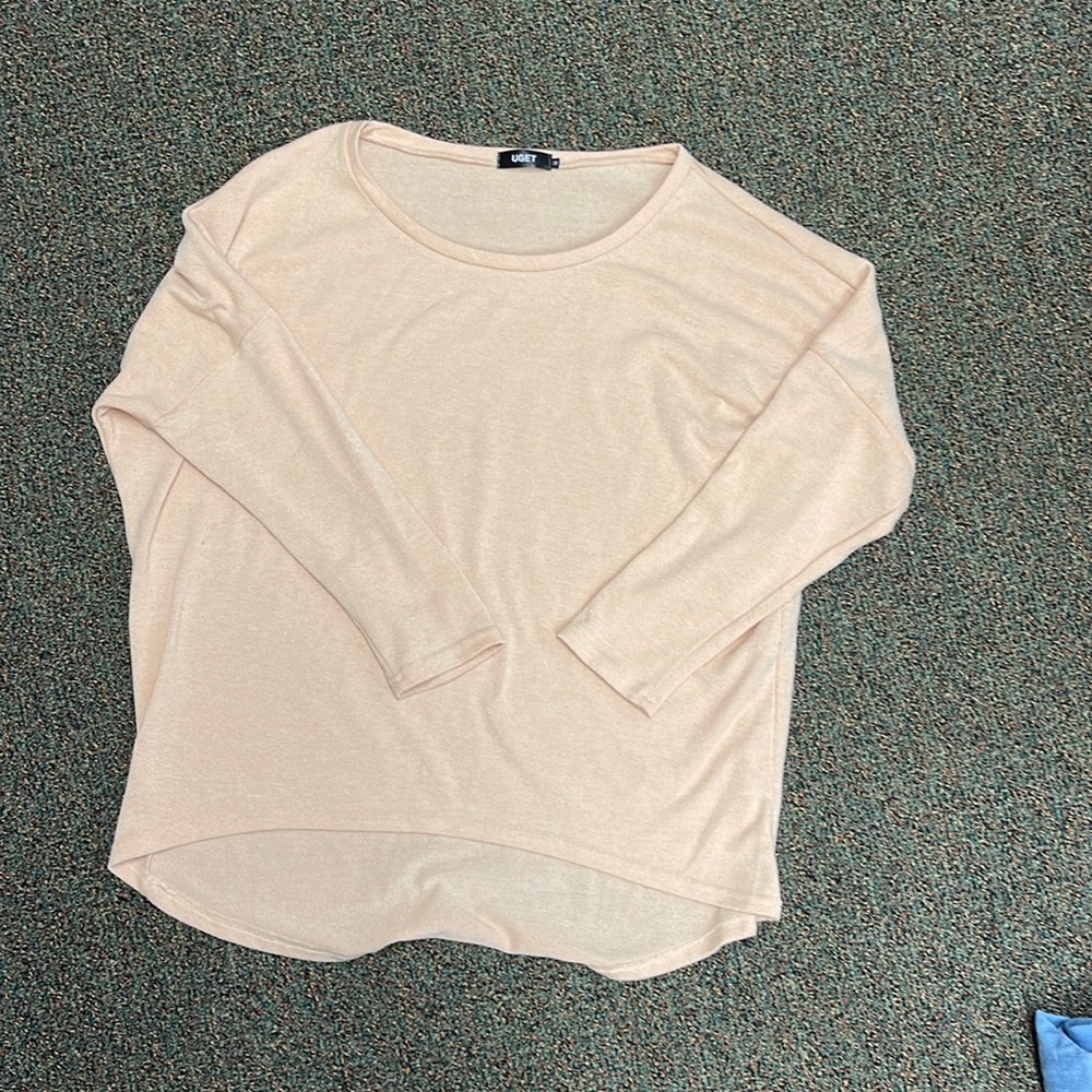 Sweater. Woman’s. Beige type color medium. Long sleeve